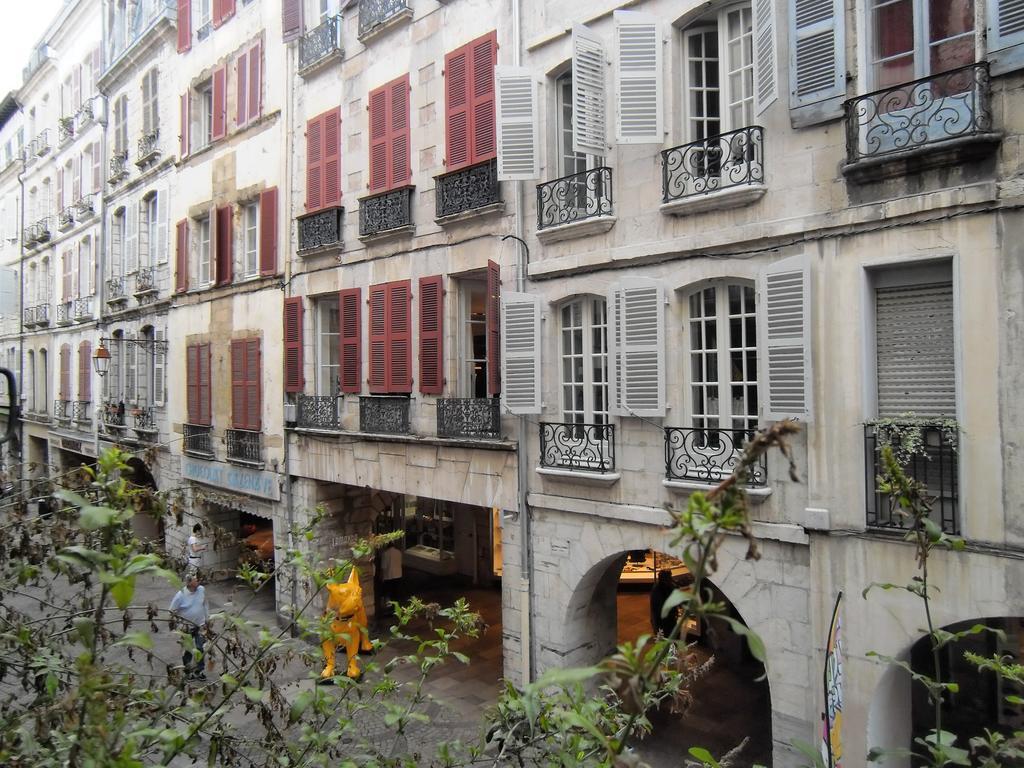 Hotel Des Arceaux Bayona Exterior foto